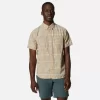 Mountain Hardwear Men's Grove Hide Out™ Short Sleeve Shirt